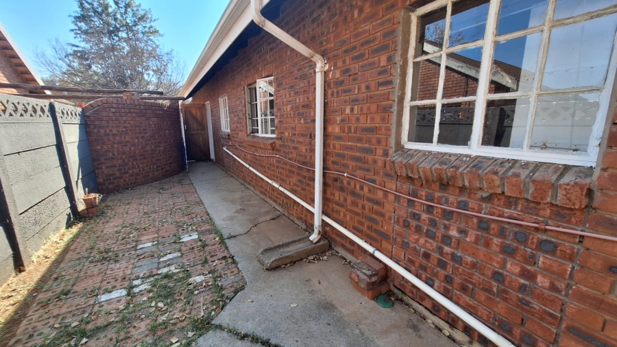 To Let 1 Bedroom Property for Rent in Naudeville Free State